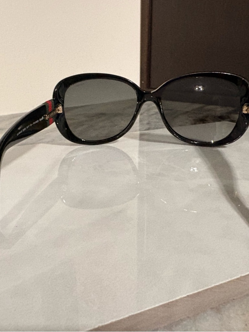 Gucci Black Women's Oversized Sunglasses with Brown Monogram Case - Picture 2 of 10